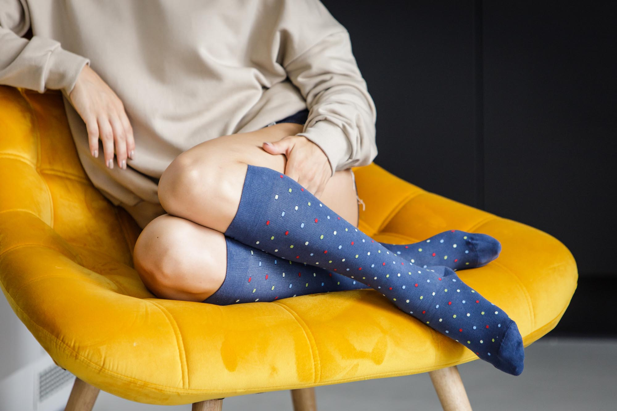 RELAXSAN  Fancy Socks Podkolanówki uciskowe z bawełny - niebieskie w kropki CCL1